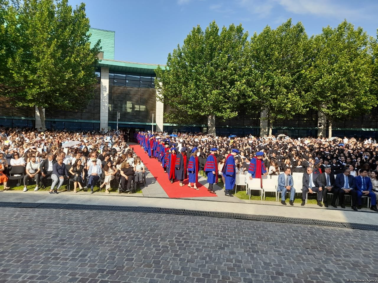В Университете ADA прошел "День выпускника" (ФОТО)