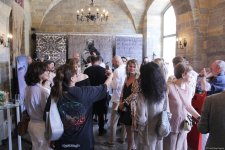 "Азерхалча" и Айдан Салахова представили эксклюзивную коллекцию ковра-триптиха "Женщина" (ФОТО)