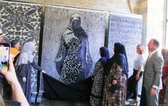 "Азерхалча" и Айдан Салахова представили эксклюзивную коллекцию ковра-триптиха "Женщина" (ФОТО)