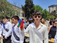 В школах Азербайджана прозвучал "Последний звонок" (ФОТОРЕПОРТАЖ)