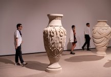 YARAT представил удивительную экспозицию Айдан Салаховой "Голоса тишины" и групповую выставку "Ненаблюдаемые мечты" (ФОТО)