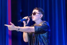 В Баку  выступил звезда соцсети TikTok из Кыргызстана (ФОТО)