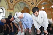 В мечети Тезе Пир в Баку совершен праздничный намаз (ФОТО)
