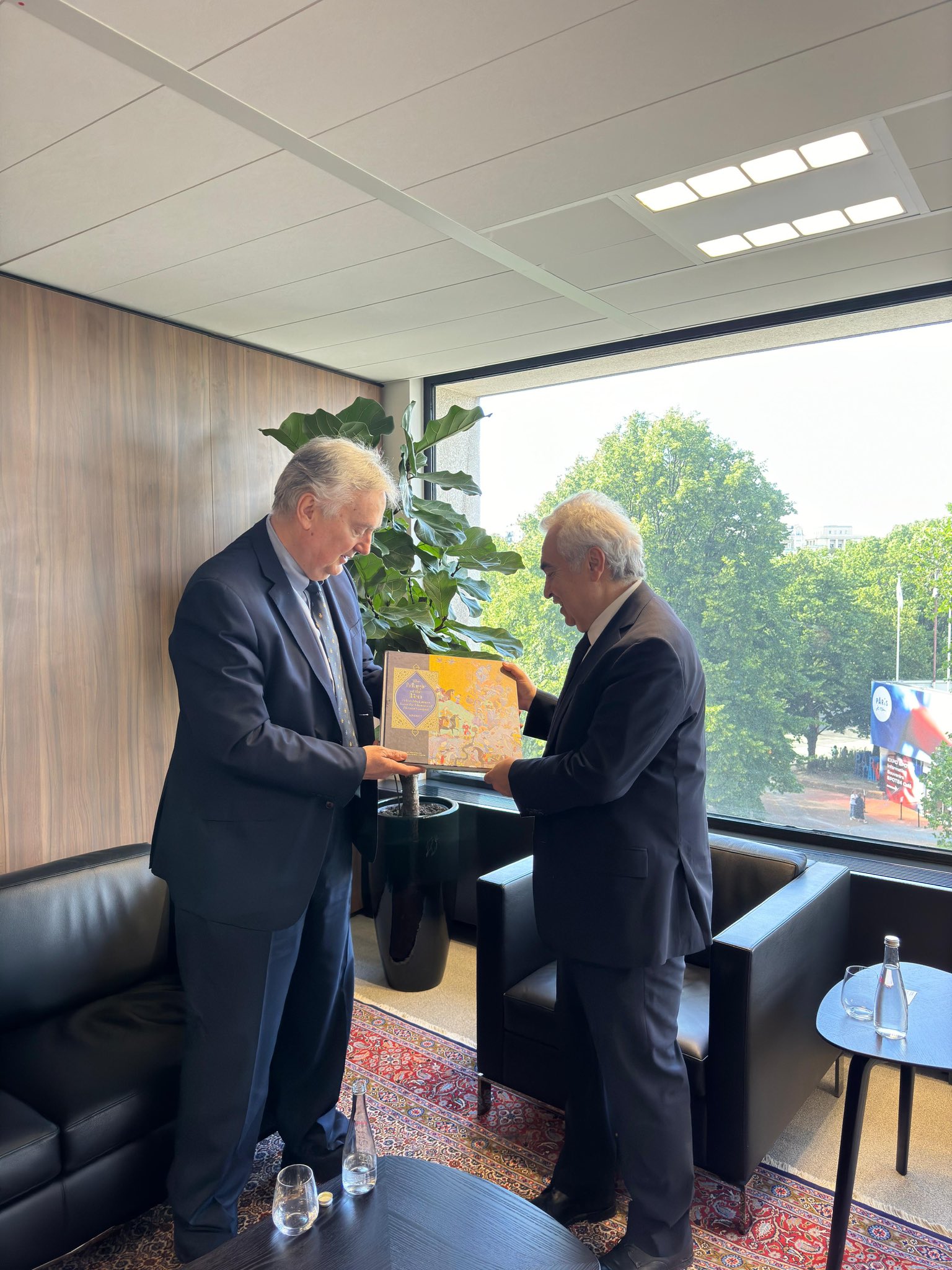 Nizami Ganjavi Int’l Center meets with IEA’s Birol (PHOTO)