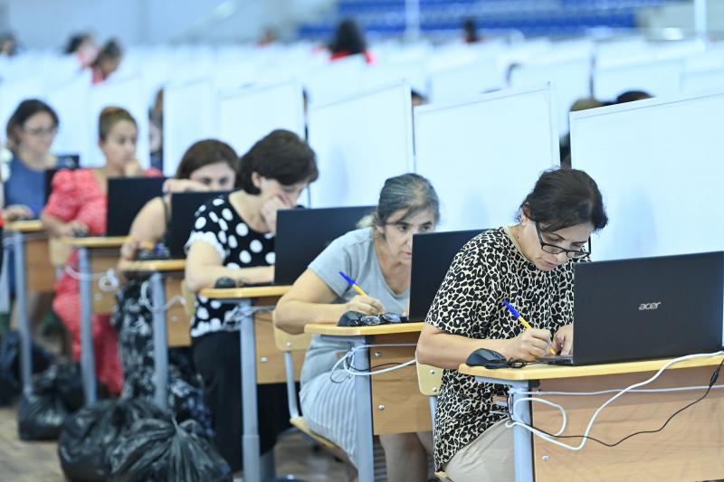 В Азербайджане начинается тестовый этап конкурса по приему на работу учителей