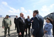 President Ilham Aliyev presented with military transport aircraft produced by Italian Leonardo (PHOTO/VIDEO)