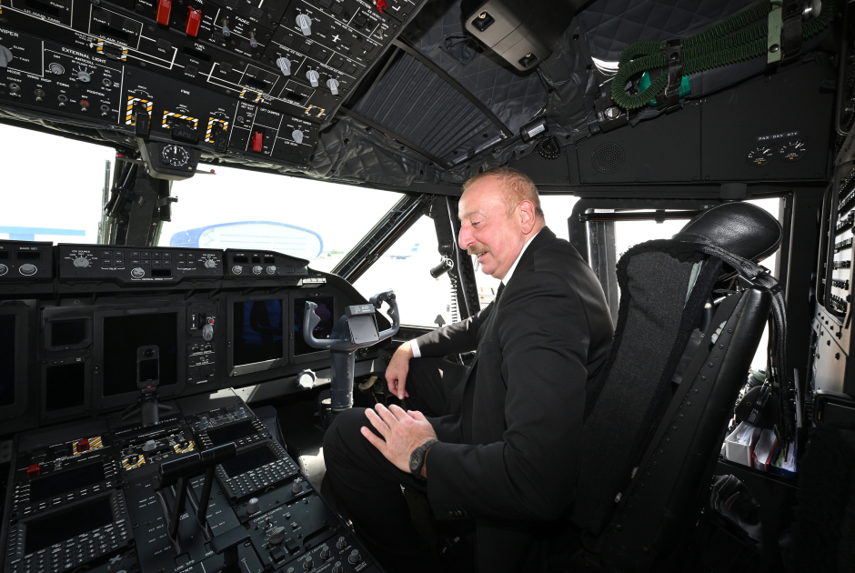 President Ilham Aliyev presented with military transport aircraft produced by Italian Leonardo (PHOTO/VIDEO)