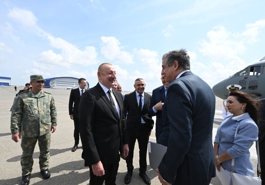 President Ilham Aliyev presented with military transport aircraft produced by Italian Leonardo (PHOTO/VIDEO)