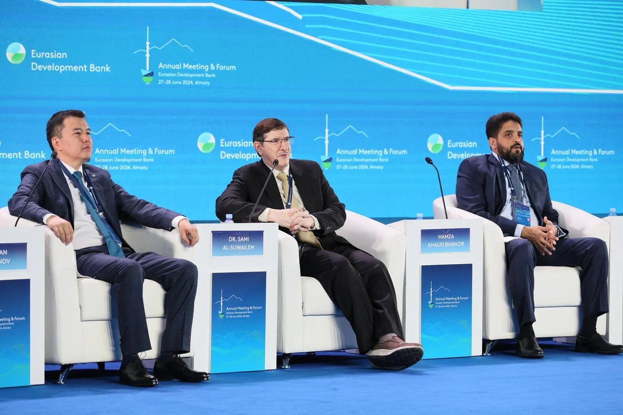 Kazakhstan's Almaty holds first session of EDB Business Forum (PHOTO)