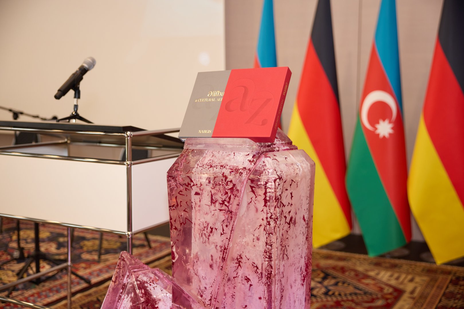 В Культурном центре Азербайджана в Берлине состоялась презентация книги "Əlifba. A Cultural Alphabet" (ФОТО)