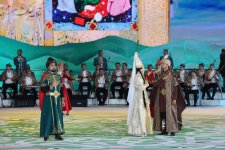 Министр культуры Азербайджана принимает участие во II Международном форуме искусства маком в Узбекистане (ФОТО)