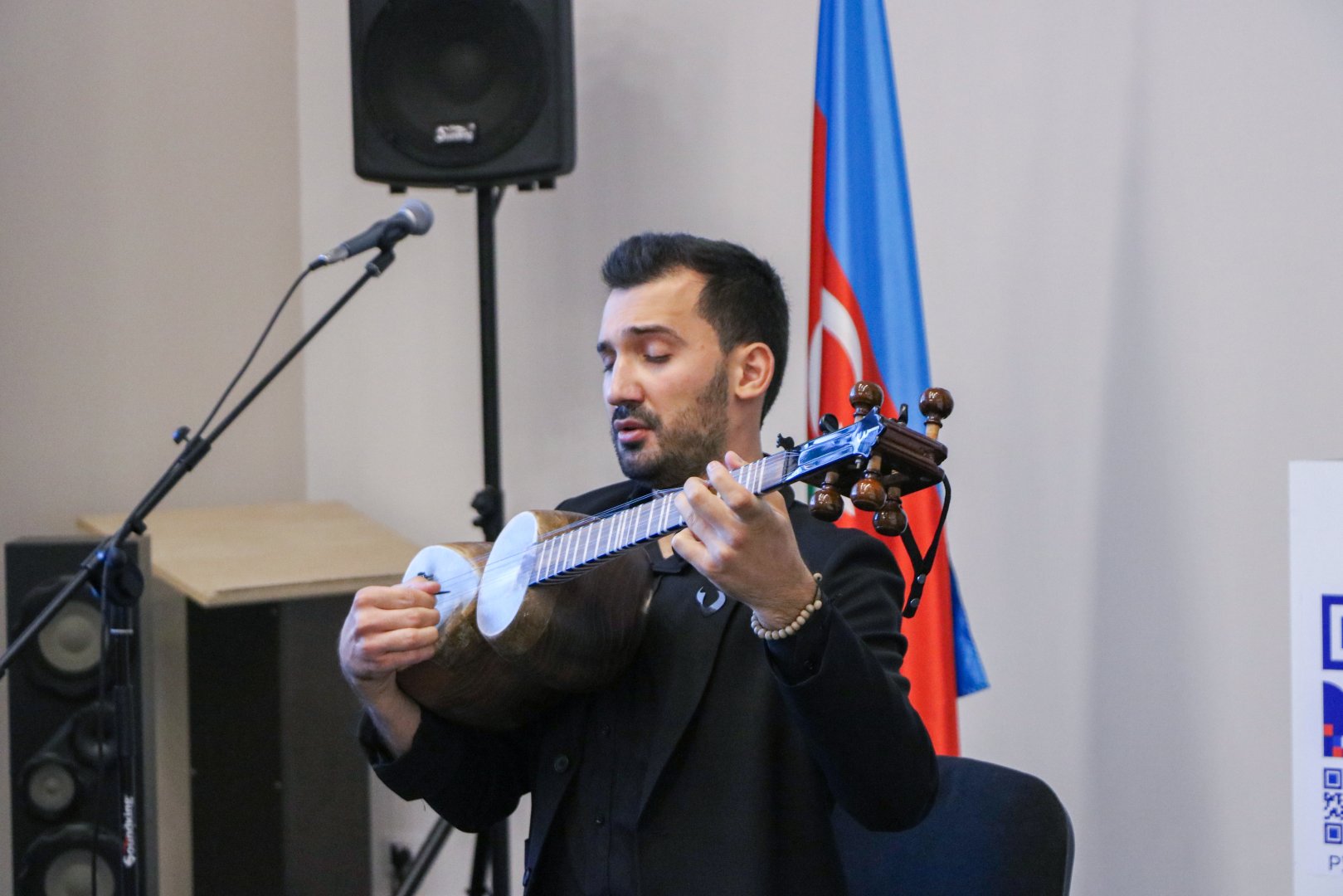 В Баку состоялся творческий вечер заслуженного деятеля искусств Мамедаги Умудова (ФОТО)