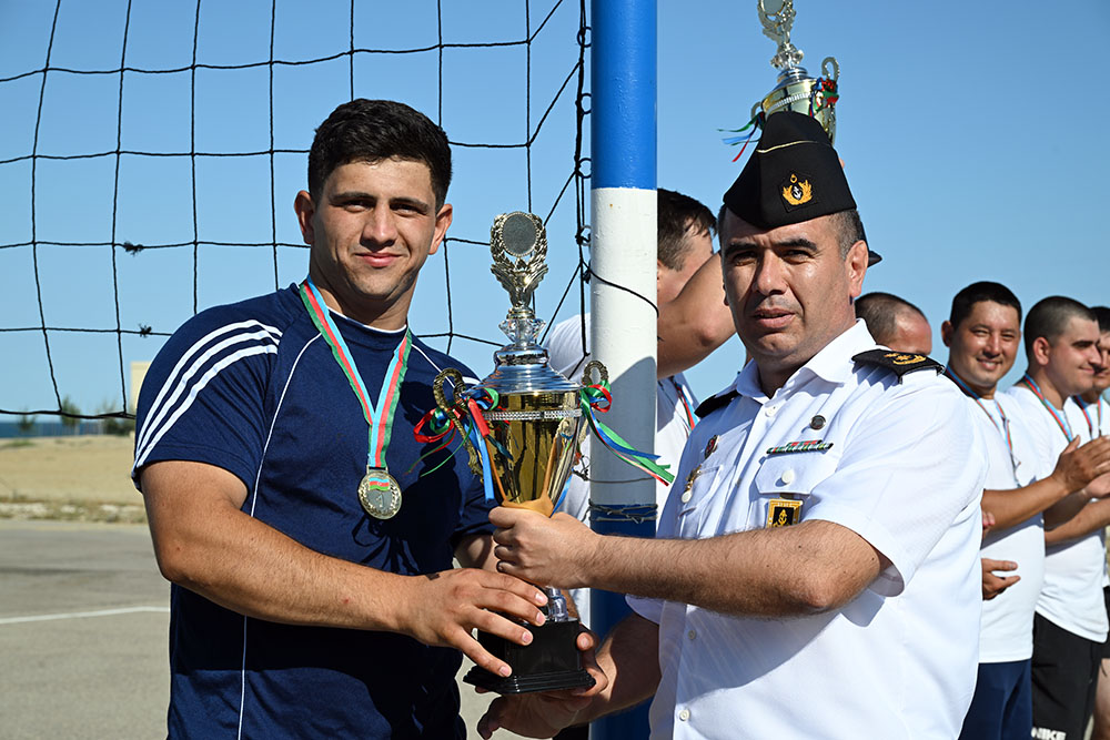 Warships of Russian Caspian Flotilla sail out of Baku port (PHOTO)