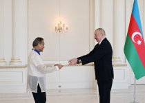 Президент Ильхам Алиев принял верительные грамоты новоназначенного посла Филиппин в Азербайджане (ФОТО)