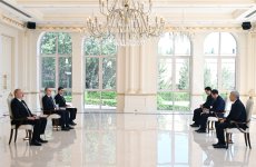 President Ilham Aliyev receives credentials of incoming Kyrgyz ambassador to Azerbaijan (VIDEO/PHOTO)