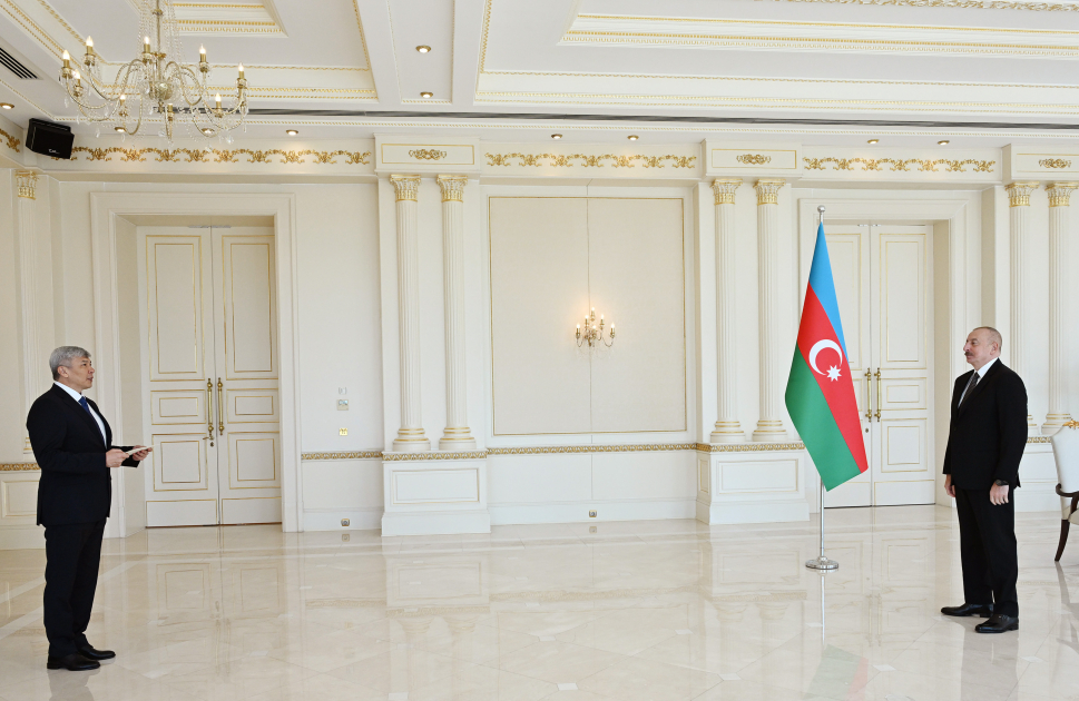 President Ilham Aliyev receives credentials of incoming Kyrgyz ambassador to Azerbaijan (VIDEO/PHOTO)