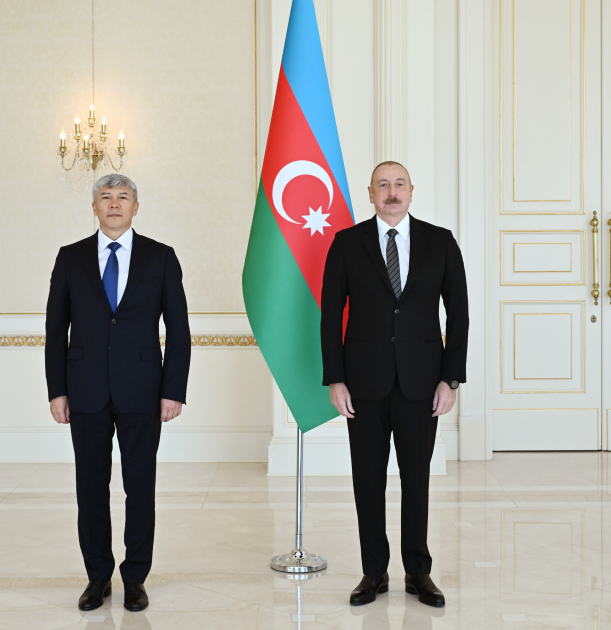 President Ilham Aliyev receives credentials of incoming Kyrgyz ambassador to Azerbaijan (VIDEO/PHOTO)