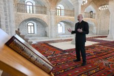 Президент Ильхам Алиев принял участие в открытии после реставрации мечети Ашагы Говхар Ага в Шуше (ФОТО/ВИДЕО)