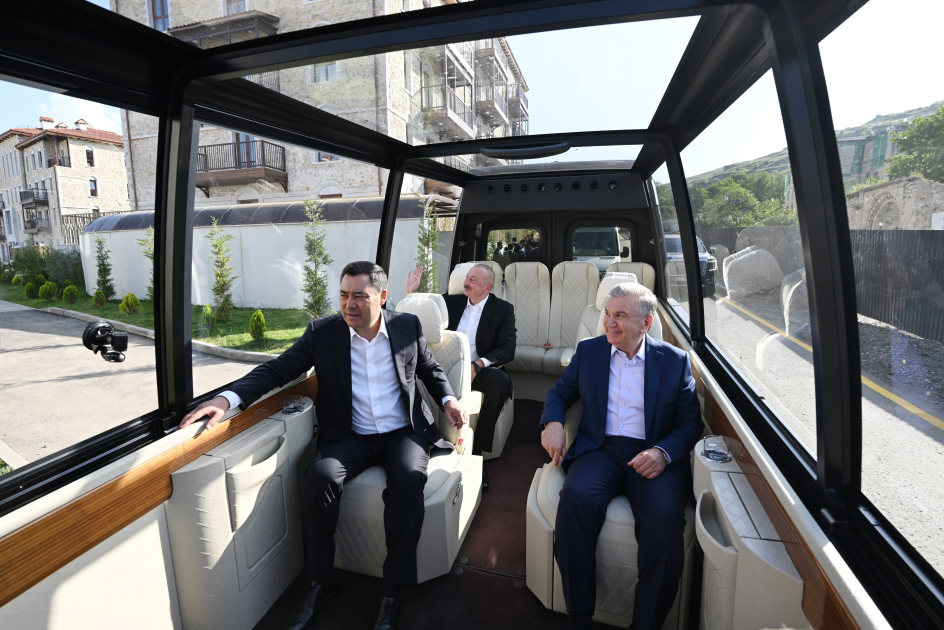 Presidents of Azerbaijan, Uzbekistan, Kyrgyzstan visit first residential complex, Ashaghi Govhar Agha Mosque in Shusha, and tour city (PHOTO/VİDEO)