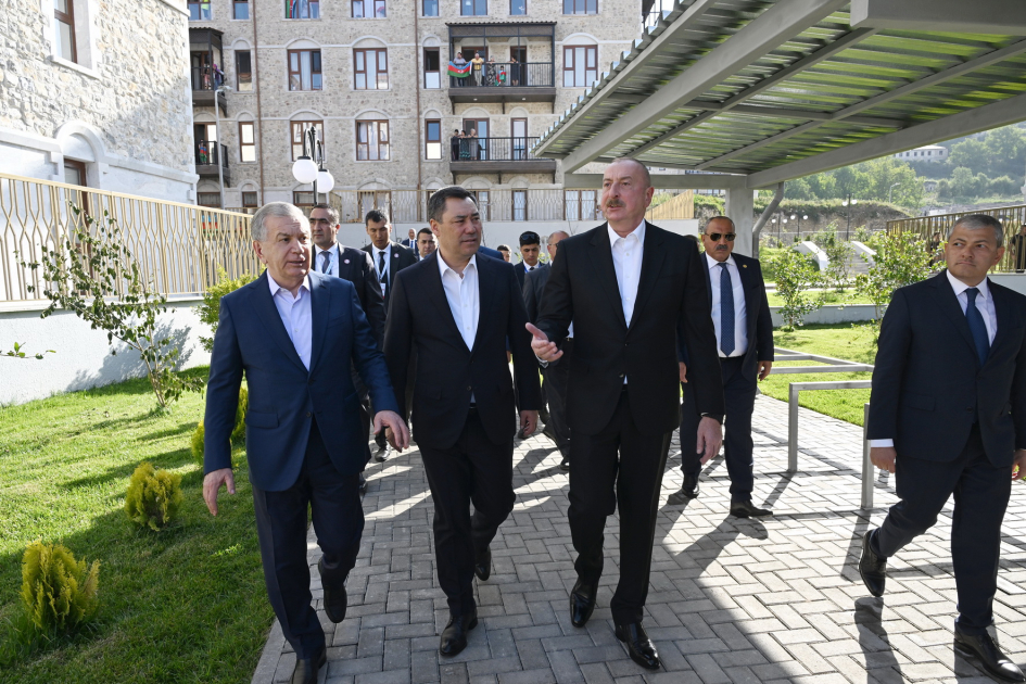 Presidents of Azerbaijan, Uzbekistan, Kyrgyzstan visit first residential complex, Ashaghi Govhar Agha Mosque in Shusha, and tour city (PHOTO/VİDEO)