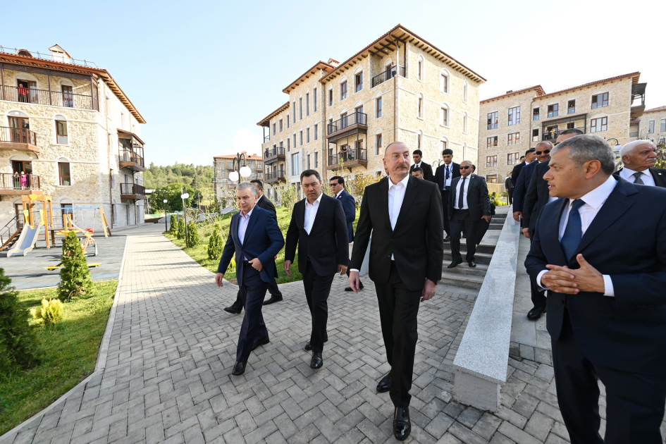 Presidents of Azerbaijan, Uzbekistan, Kyrgyzstan visit first residential complex, Ashaghi Govhar Agha Mosque in Shusha, and tour city (PHOTO/VİDEO)