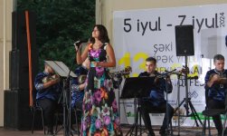 В Шеки прошел XIII Международный музыкальный фестиваль "Шелковый путь" – яркие краски праздника (ФОТО)