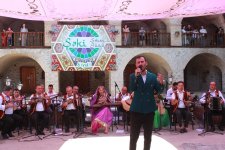 В Шеки прошел XIII Международный музыкальный фестиваль "Шелковый путь" – яркие краски праздника (ФОТО)
