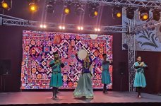 В Шеки прошел XIII Международный музыкальный фестиваль "Шелковый путь" – яркие краски праздника (ФОТО)