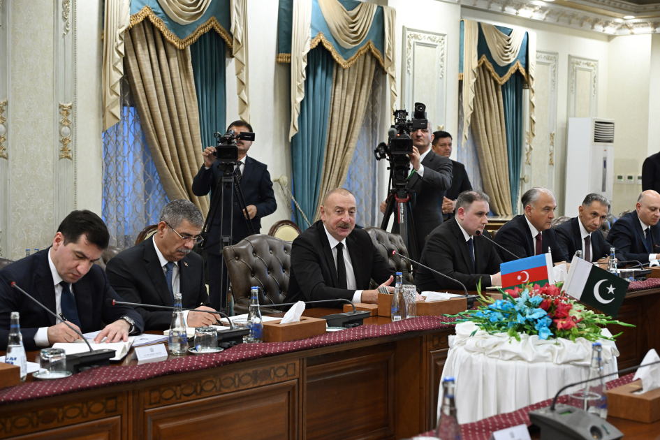 President Ilham Aliyev, PM Shehbaz Sharif hold expanded meeting (PHOTO/VIDEO)