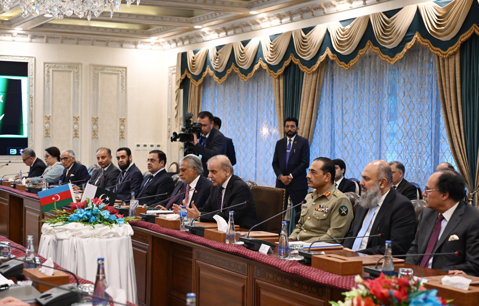 President Ilham Aliyev, PM Shehbaz Sharif hold expanded meeting (PHOTO/VIDEO)