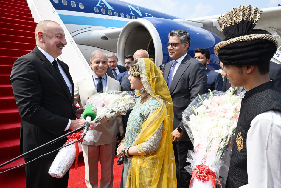 President Ilham Aliyev arrives in Pakistan on state visit (PHOTO/VIDEO)
