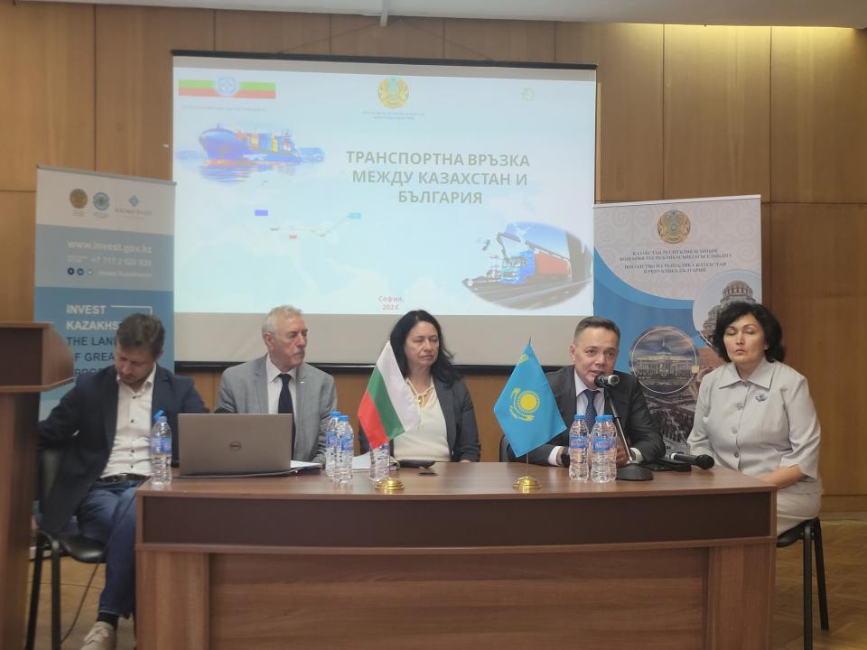 Kazakhstan presents measures for Middle Corridor dev't in Bulgaria