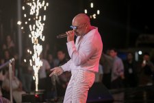 Мири Юсиф выступил с концертом и признался со сцены в любви Наргиз  (ВИДЕО, ФОТО)