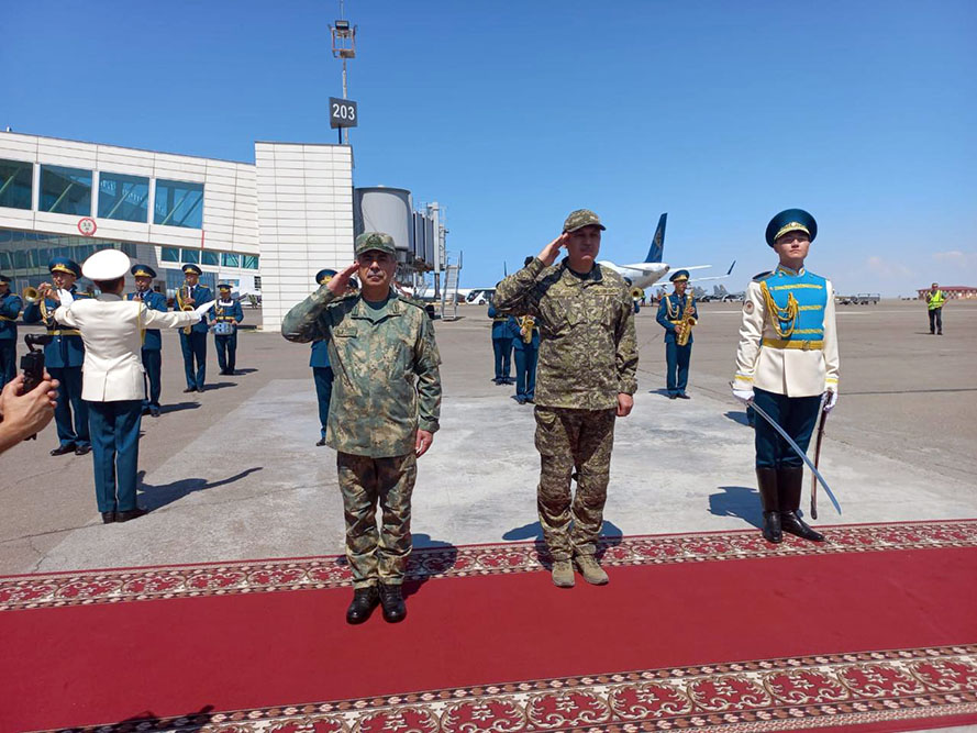Azerbaijani defense minister visits Kazakhstan (PHOTO)
