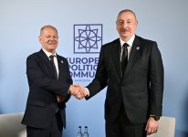 President Ilham Aliyev meets with German Chancellor Olaf Scholz in Oxford (PHOTO/VIDEO)