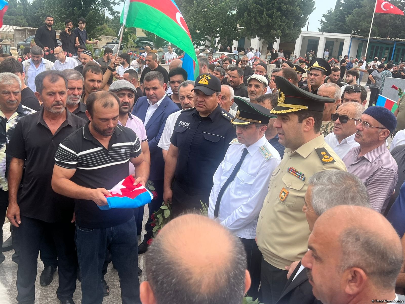 В Баку прошла церемония захоронения останков шехида I Карабахской войны (ФОТО) (Обновлено)