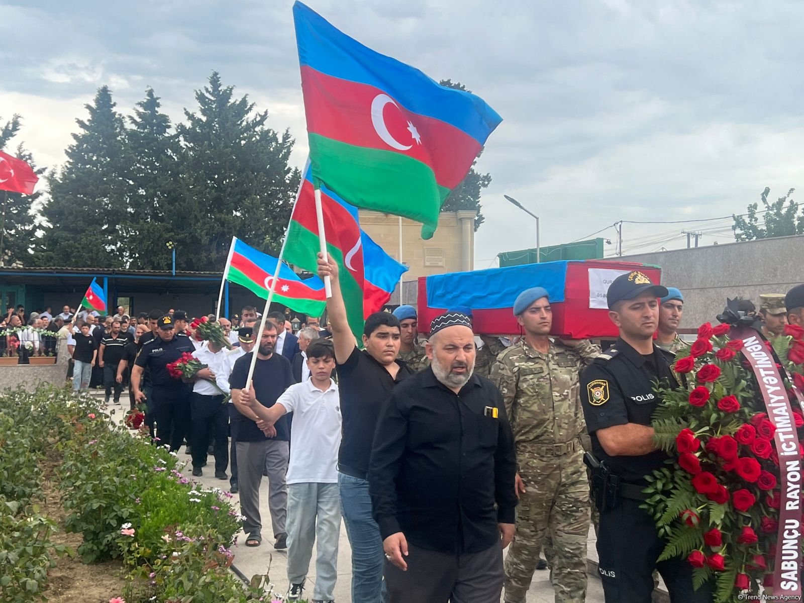 В Баку прошла церемония захоронения останков шехида I Карабахской войны (ФОТО) (Обновлено)