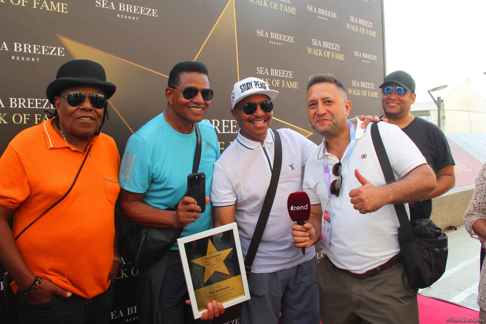 Легендарная группа The Jacksons заложила звезду в Sea Breeze Walk of Fame в Баку (ФОТО)