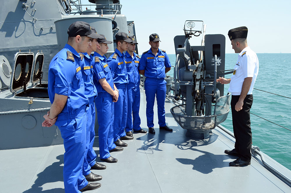 Azerbaijani Naval Forces faculty cadets hold practical classes (PHOTO)