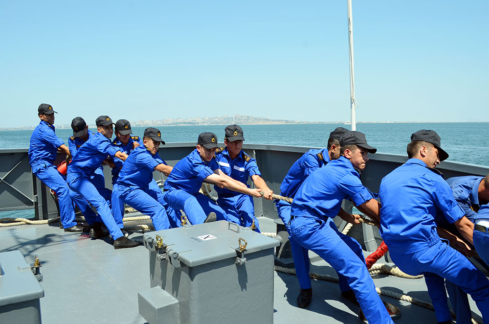 Azerbaijani Naval Forces faculty cadets hold practical classes (PHOTO)