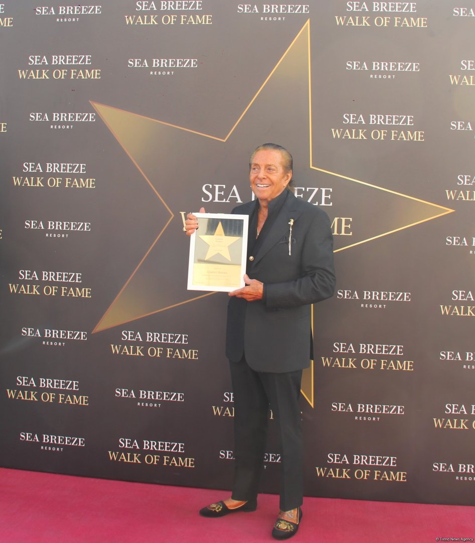 Мафиози из фильма "Крестный отец" заложил звезду в Sea Breeze Walk of Fame в Баку (ФОТО)