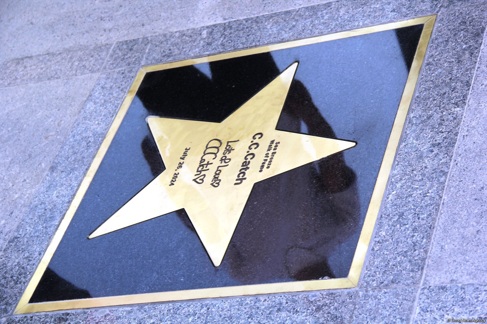 "Королева диско" 80-90-х СС Сatch заложила звезду в Sea Breeze Walk of Fame в Баку (ФОТО)
