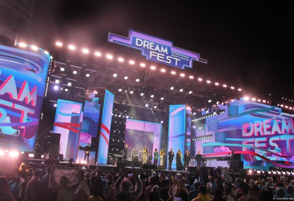 Жара, ветер, ливень…Завершился грандиозный Dream Fest в Баку с участием легендарных артистов и звезд (ФОТО)