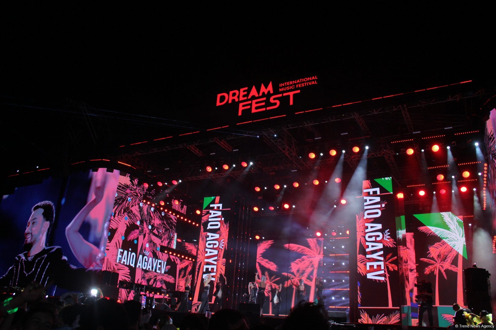 Жара, ветер, ливень…Завершился грандиозный Dream Fest в Баку с участием легендарных артистов и звезд (ФОТО)