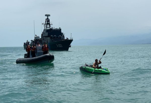 Azerbaijan catches Iraqi citizen red-handed attempting to cross border by sea (PHOTO)