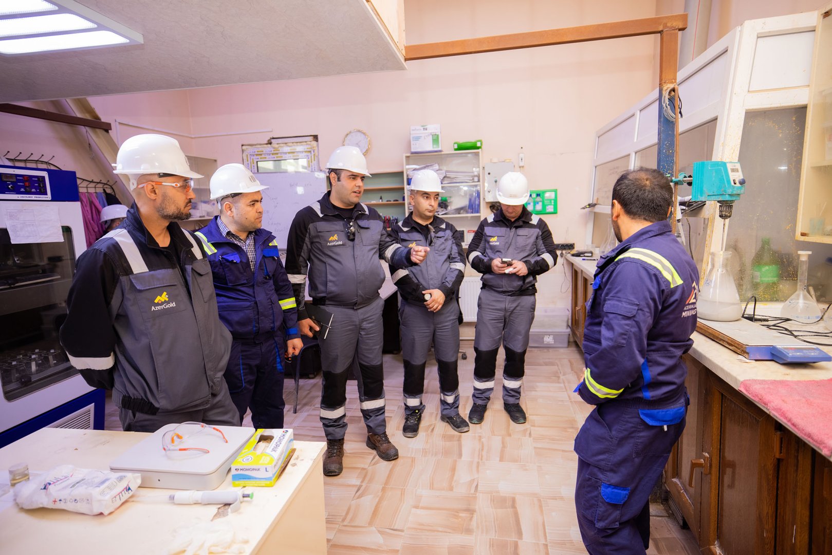 Рабочая группа ЗАО «AzerGold» провела осмотр месторождений в Гедабеке в рамках Соглашения о распределении добычи (ФОТО)