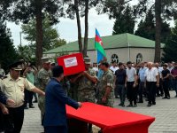 В Агдаме проходит церемония прощания с военнослужащим, пропавшим без вести в Лачине два года назад (ФОТО)