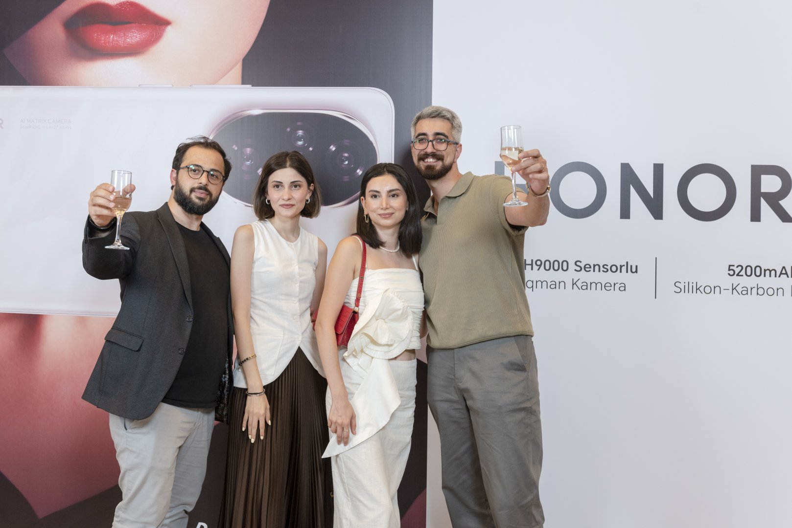 В Азербайджане начались продажи флагманских смартфонов HONOR 200 и HONOR 200 Pro (ФОТО/ВИДЕО)