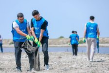IDEA провела традиционную акцию очистки территории на берегу реки Кура (ФОТО)