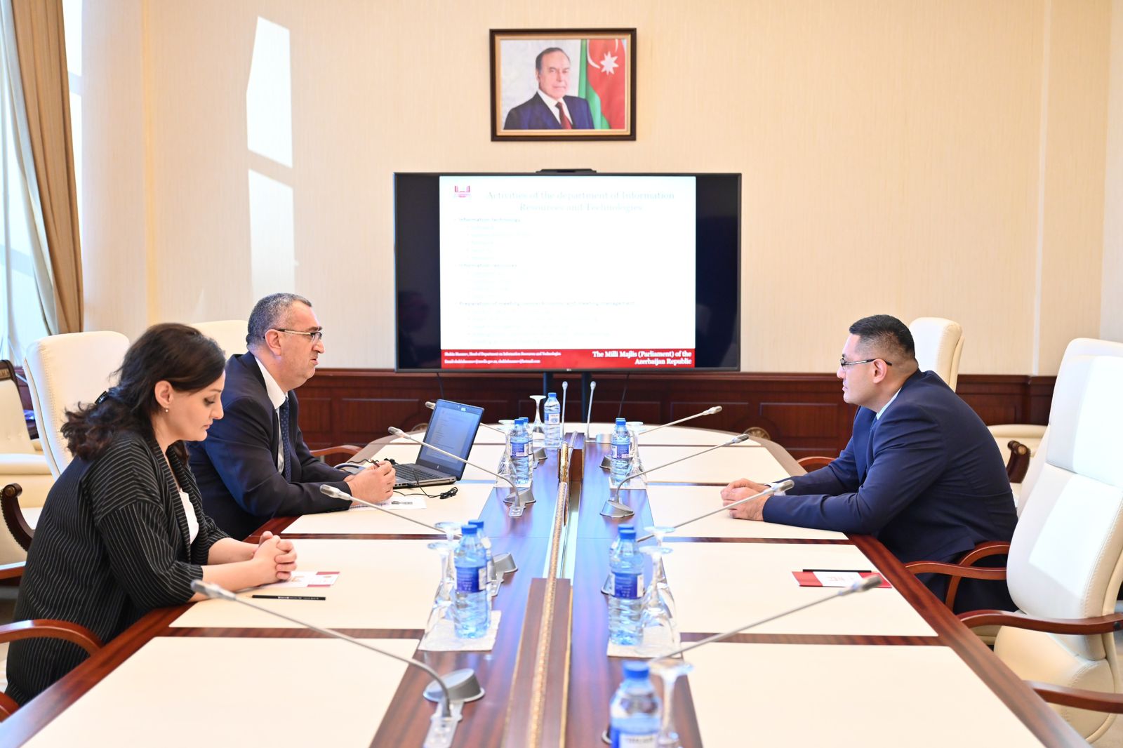 Делегация Сената парламента Казахстана побывала в Милли Меджлисе (ФОТО)